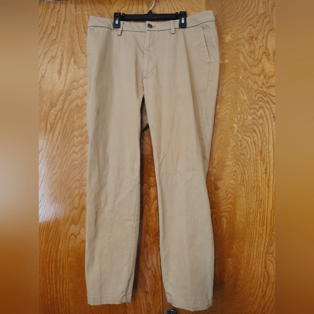 Khaki size 33 skinny waterless Docker's women's waterless